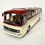 مرسدس بنز 302 قرمز کرم