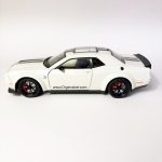 دوج چلنجر SRT سفید خط دار - تصویر 2