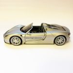 پورشه 918 اسپایدر نقره ای - تصویر 2